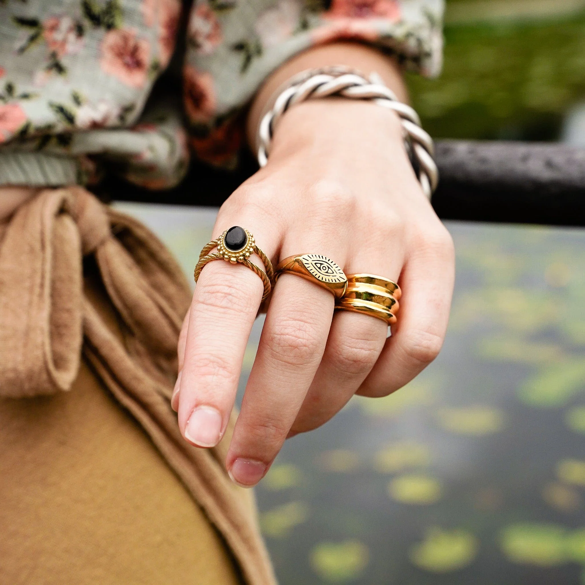 Shadowed Gold Ring - Image 2
