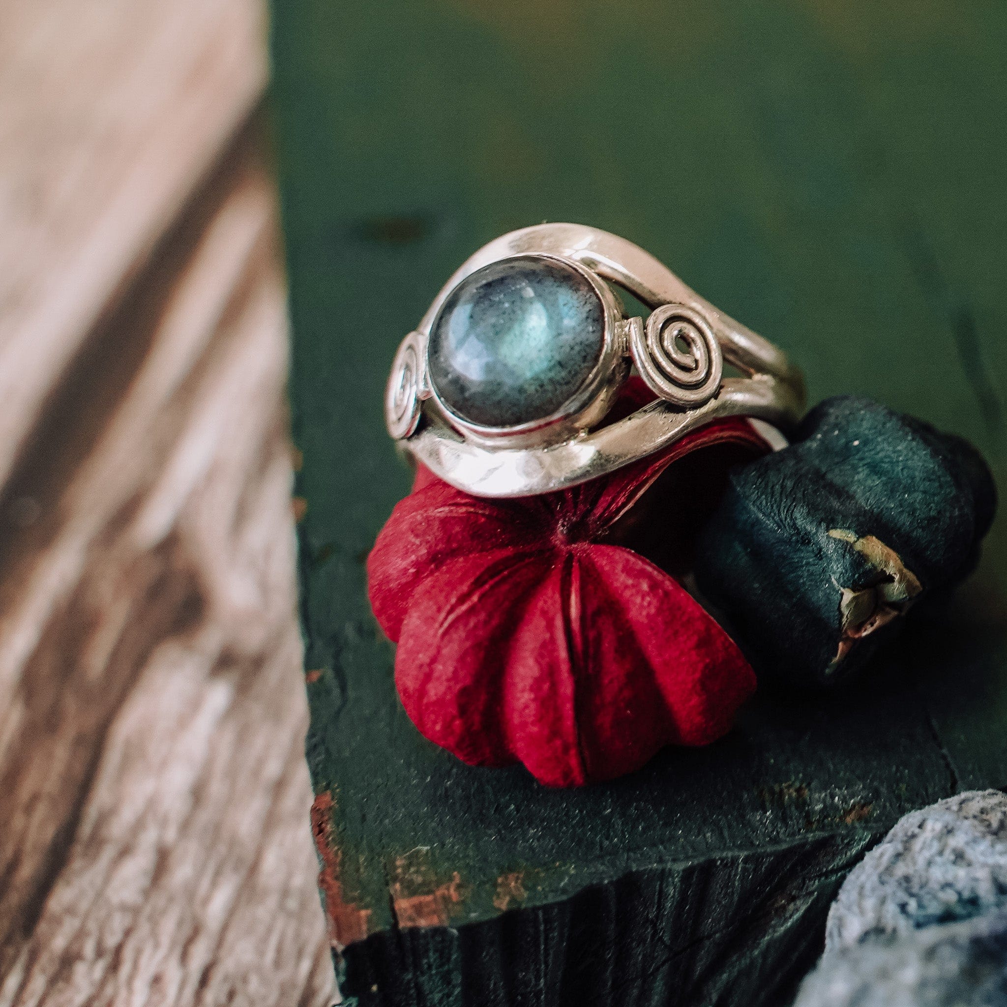Silverthrum Ring - Image 2