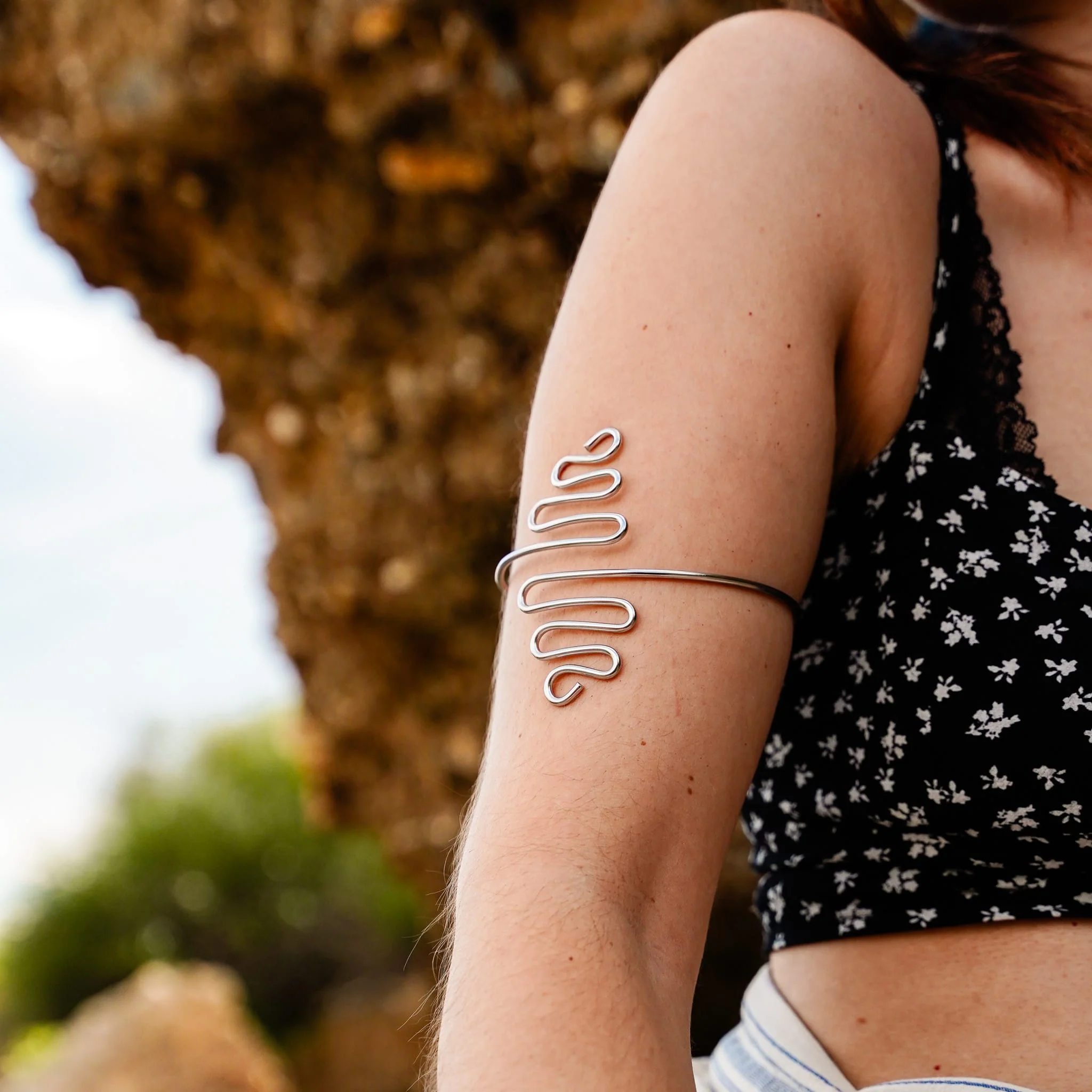 Zigzag Arm Cuff - Image 2