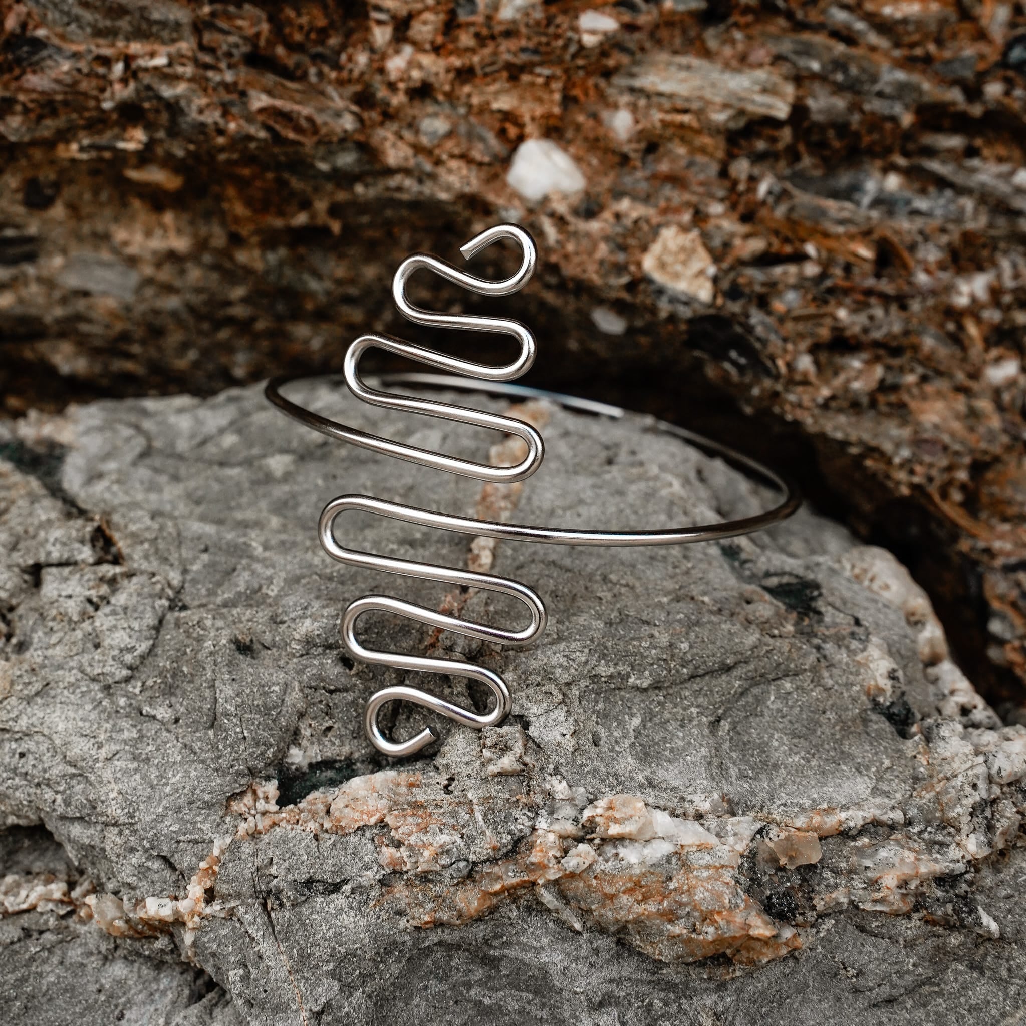 Zigzag Arm Cuff - Image 3